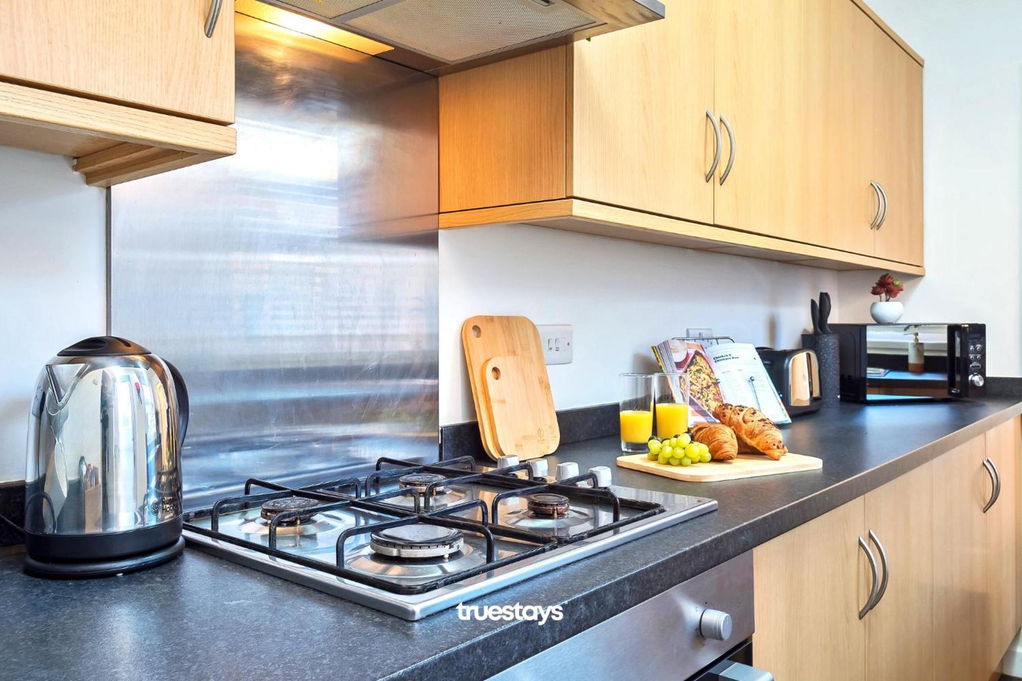 Nursery House By Truestays - 3 Bedroom House In Stoke-On-Trent エクステリア 写真