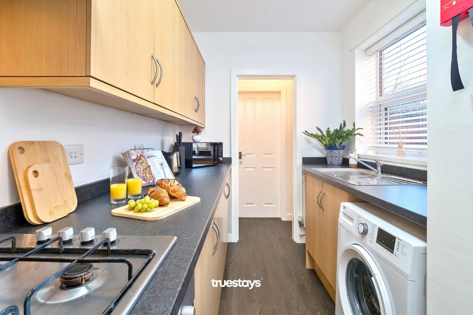 Nursery House By Truestays - 3 Bedroom House In Stoke-On-Trent エクステリア 写真