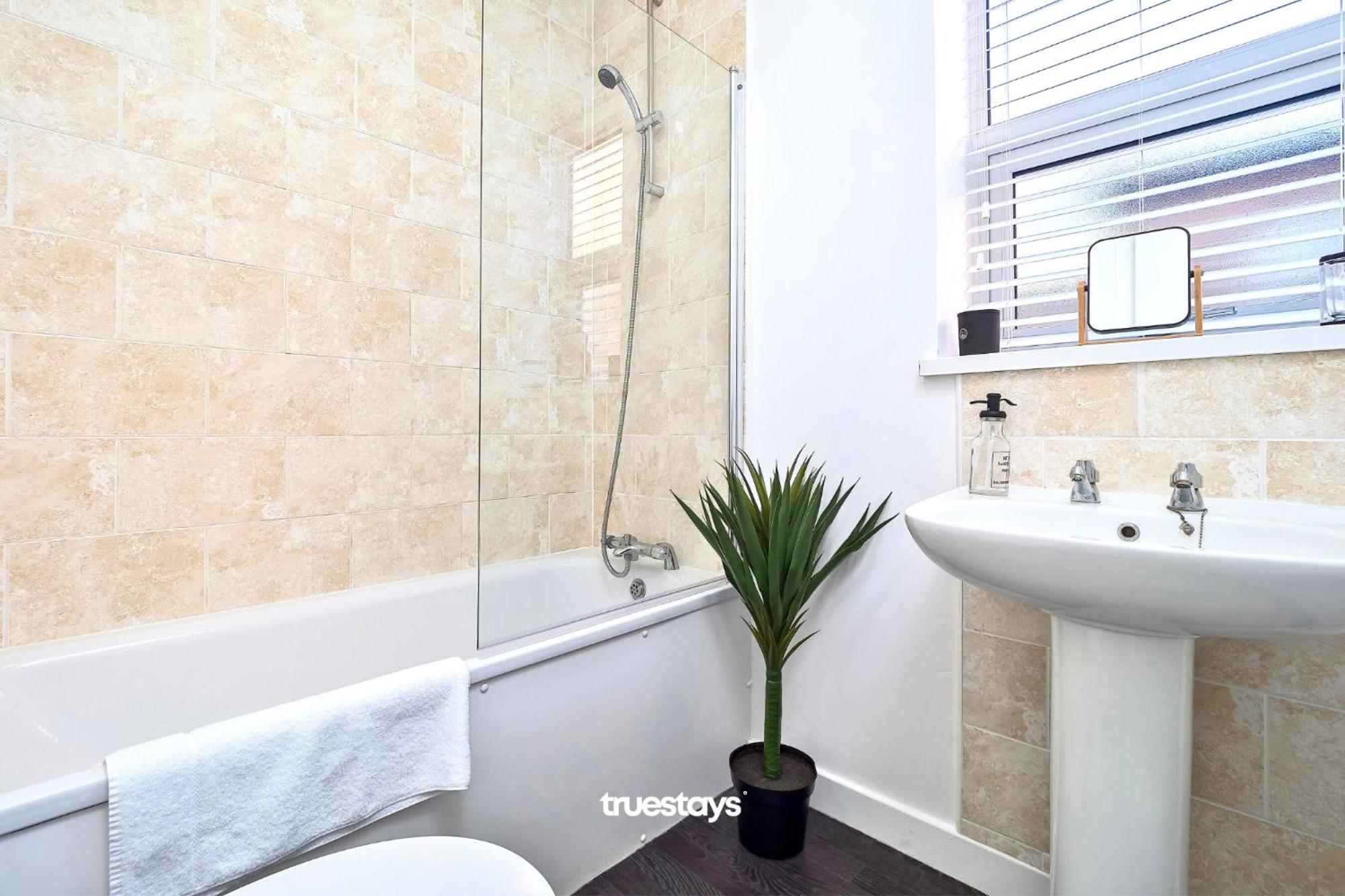 Nursery House By Truestays - 3 Bedroom House In Stoke-On-Trent エクステリア 写真