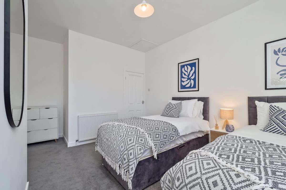 Nursery House By Truestays - 3 Bedroom House In Stoke-On-Trent エクステリア 写真