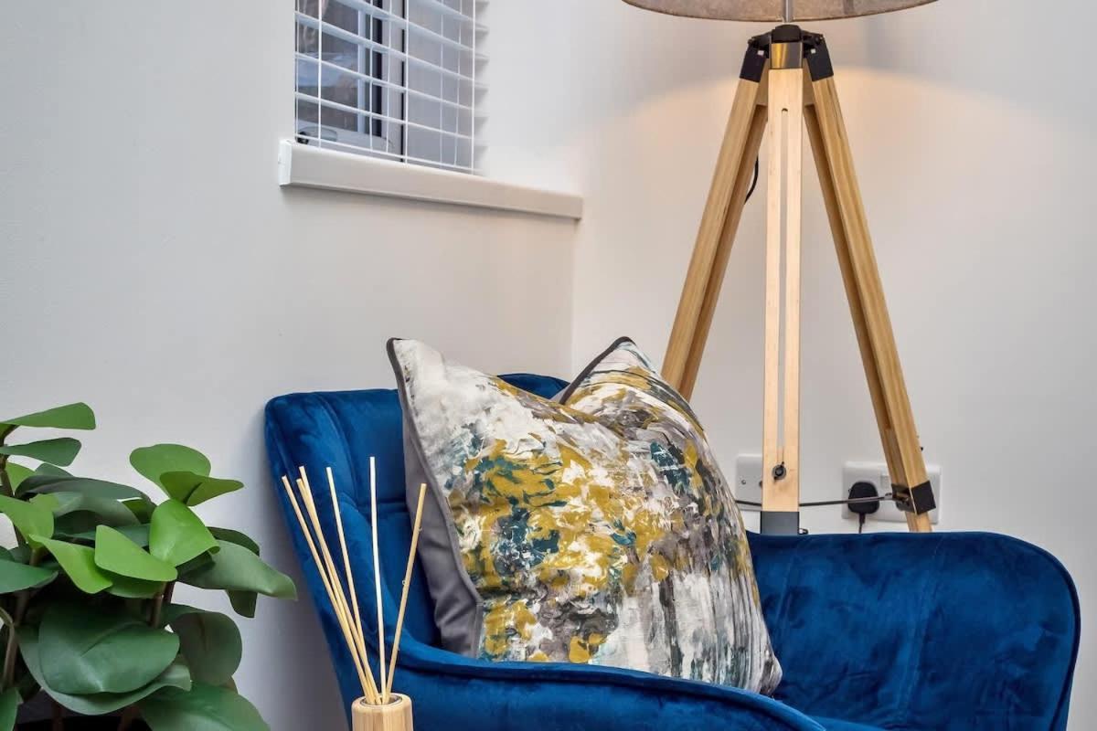 Nursery House By Truestays - 3 Bedroom House In Stoke-On-Trent エクステリア 写真