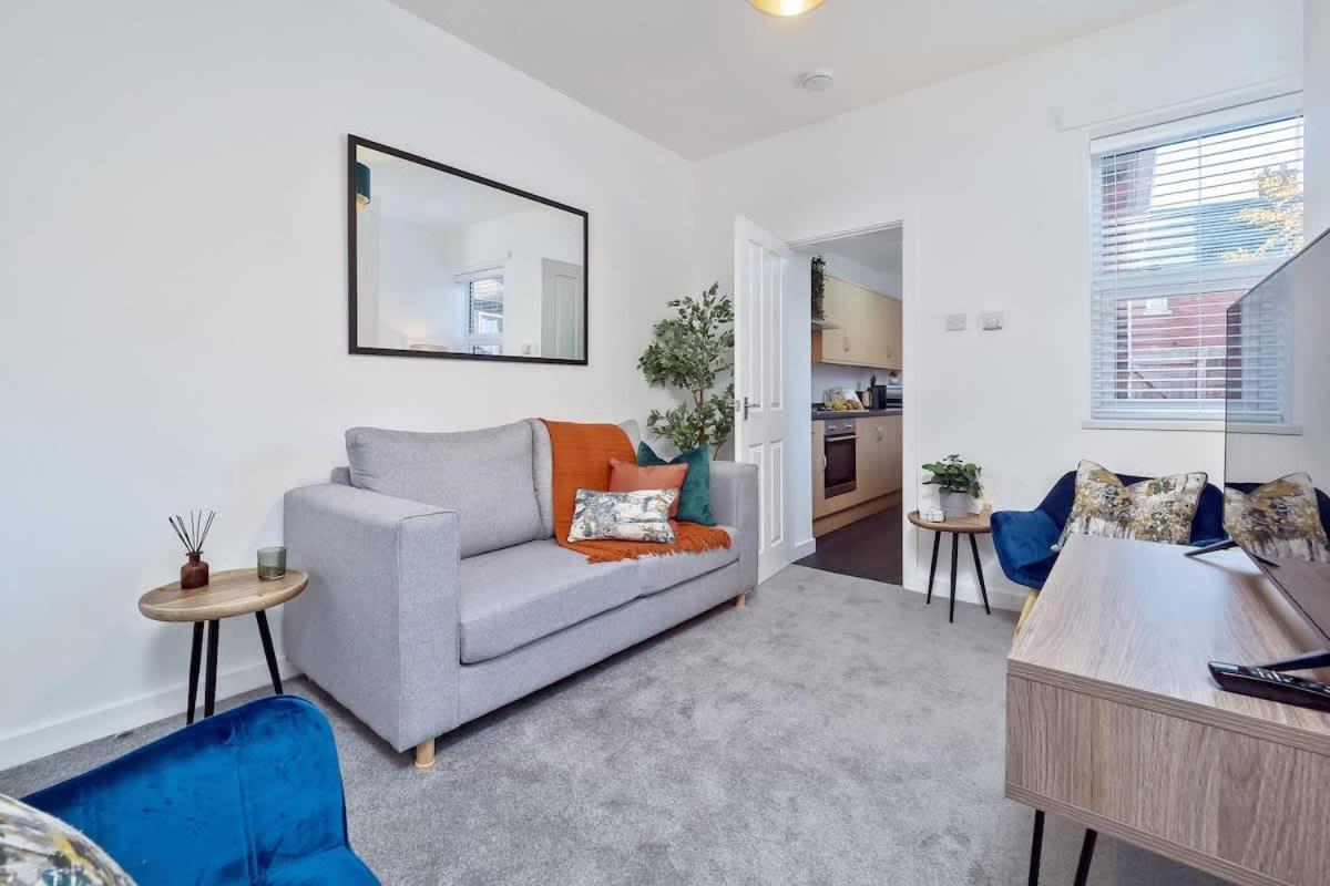 Nursery House By Truestays - 3 Bedroom House In Stoke-On-Trent エクステリア 写真