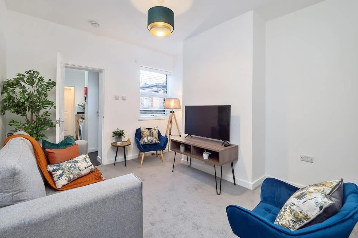 Nursery House By Truestays - 3 Bedroom House In Stoke-On-Trent エクステリア 写真